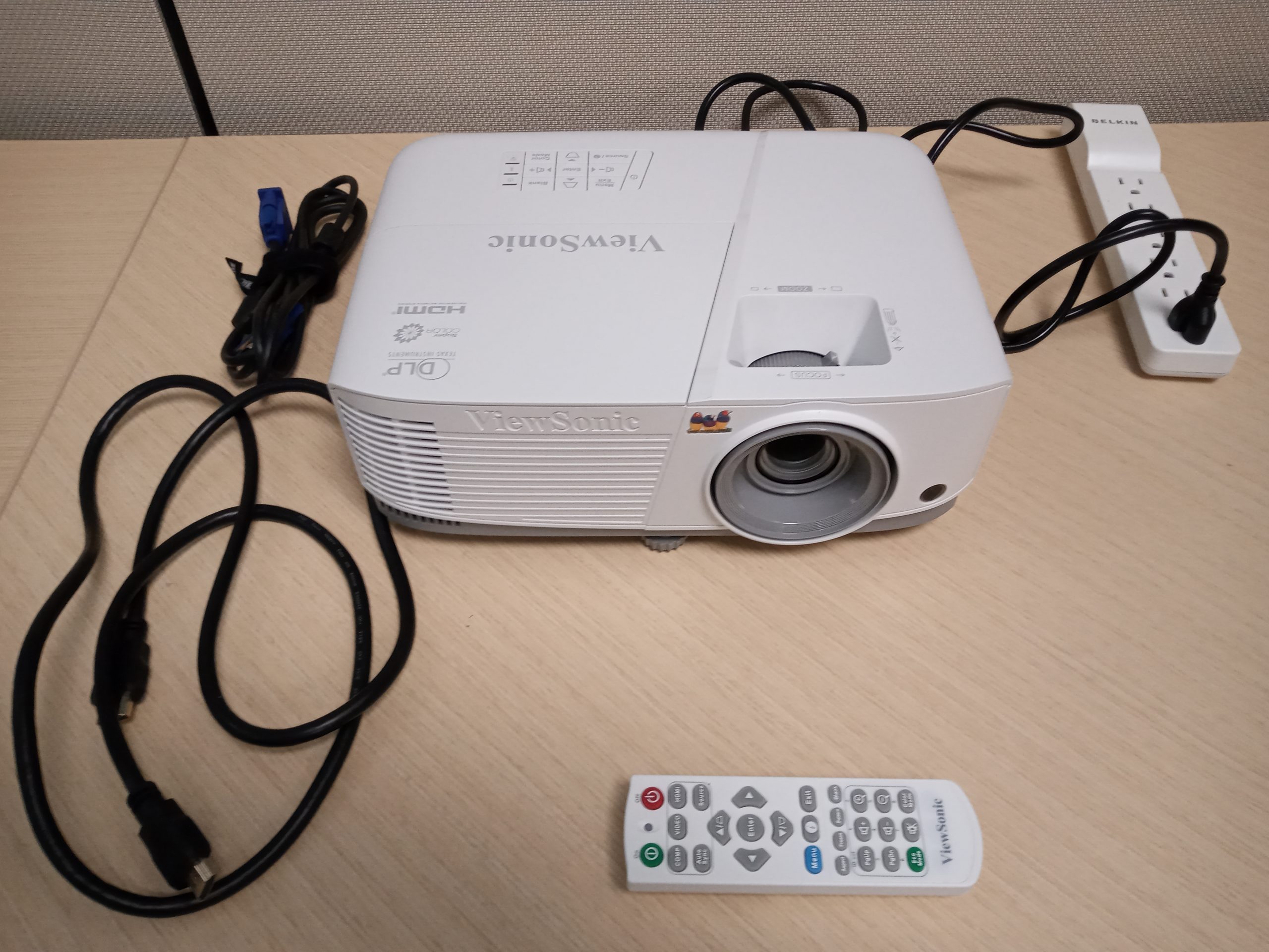ViewSonic PA503S projector